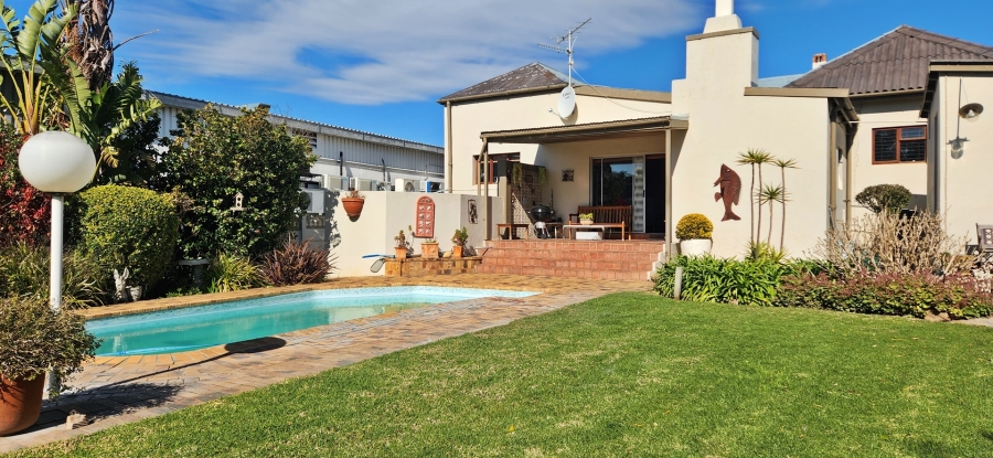 3 Bedroom Property for Sale in Bredasdorp Western Cape